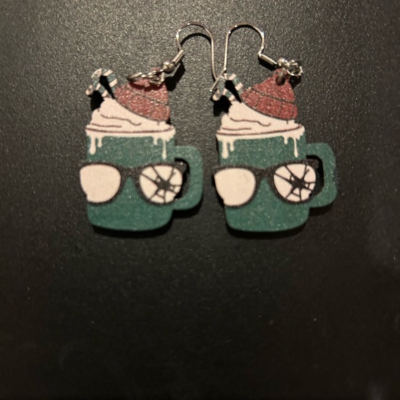 A Christmas Story “you’ll shoot your eye out” earrings - Picture 2 of 2